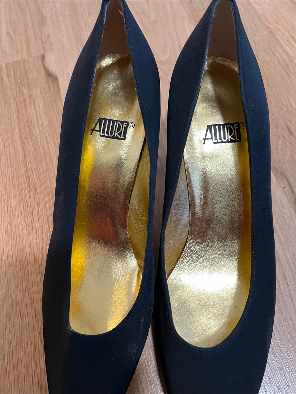 Allure Black Pointed Toe Heels with Gold Insole